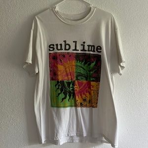 L, Sublime tee